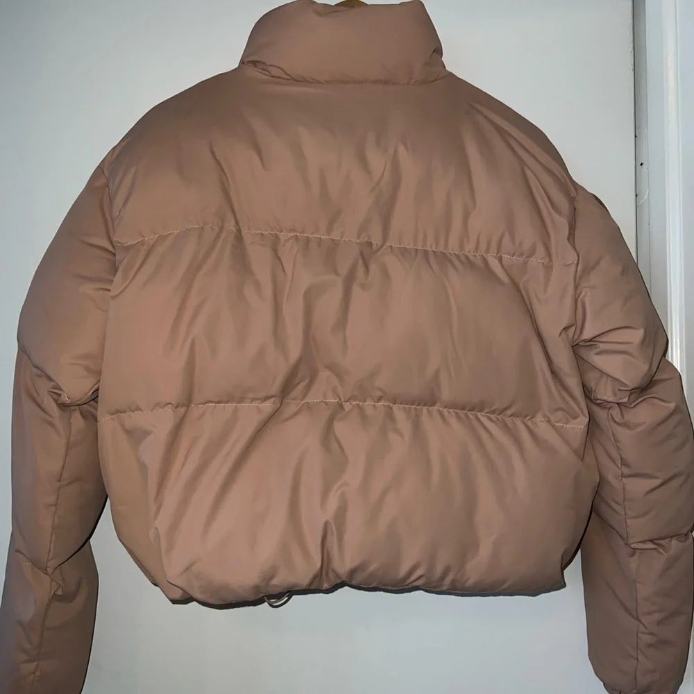 Fabletics Wander Cropped Puffer In Desert - Picture 7 of 8
